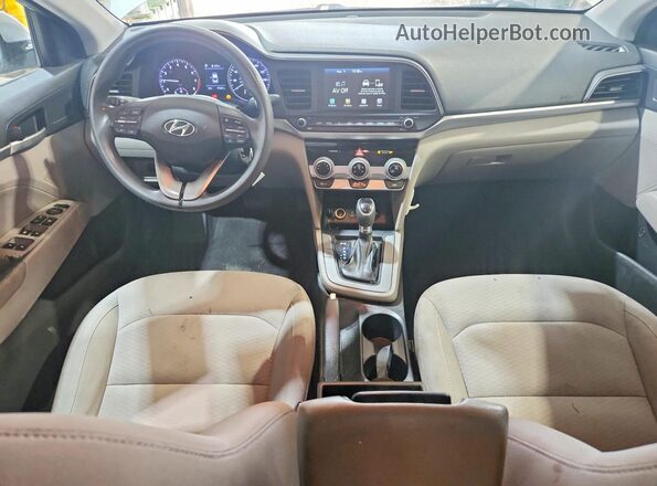 KMHD84LF8KU843503 2019 HYUNDAI ELANTRA Серебряный Вид панели приборов