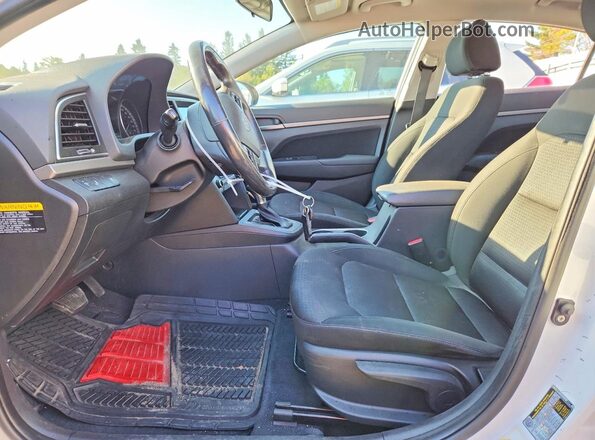 KMHD84LF9HU267901 2017 HYUNDAI ELANTRA White Widok wnętrza z przodu
