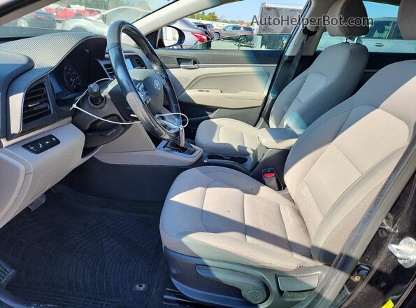 KMHD84LF9KU778032 2019 HYUNDAI ELANTRA Черный Вид салона спереди