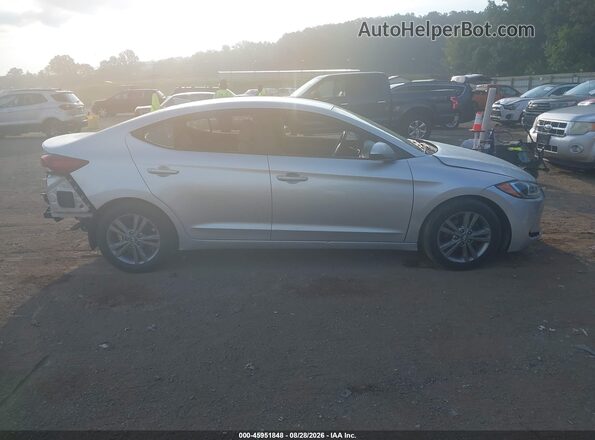 KMHD84LFXHU064368 2017 HYUNDAI ELANTRA Silver Widok wnętrza z tyłu