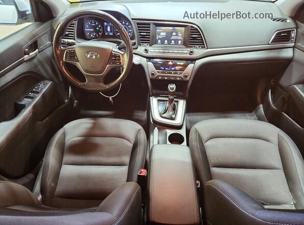 KMHD84LFXHU249987 2017 HYUNDAI ELANTRA Silver Առջևի վահանակի տեսք