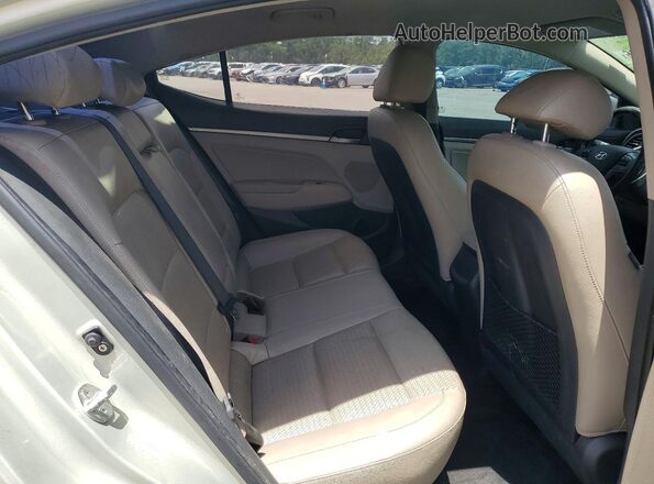 KMHD84LFXHU365271 2017 HYUNDAI ELANTRA Gold უკანა სავარძლების ხედი