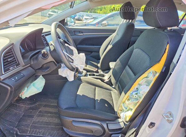 KMHD84LFXJU495525 2018 HYUNDAI ELANTRA Белый Вид салона спереди
