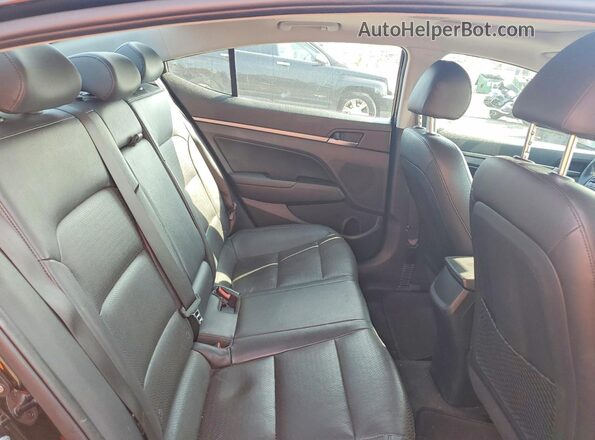 KMHD84LFXJU601987 2018 HYUNDAI ELANTRA Black Widok tylnych siedzeń
