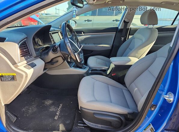KMHD84LFXJU658318 2018 HYUNDAI ELANTRA Blue წინა სალონის ხედი