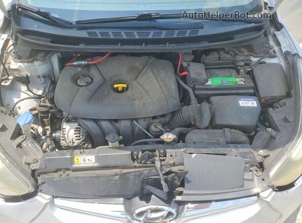 KMHDH4AE2GU483677 2016 HYUNDAI ELANTRA Silver Widok wnętrza z tyłu