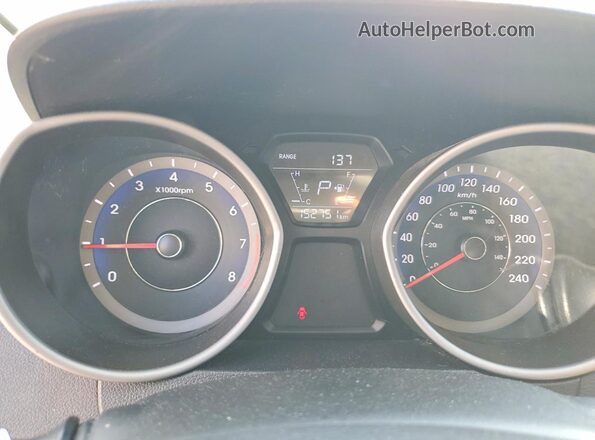 KMHDH4AE3GU569841 2016 HYUNDAI ELANTRA White ხელსაწყოთა პანელის ხედი