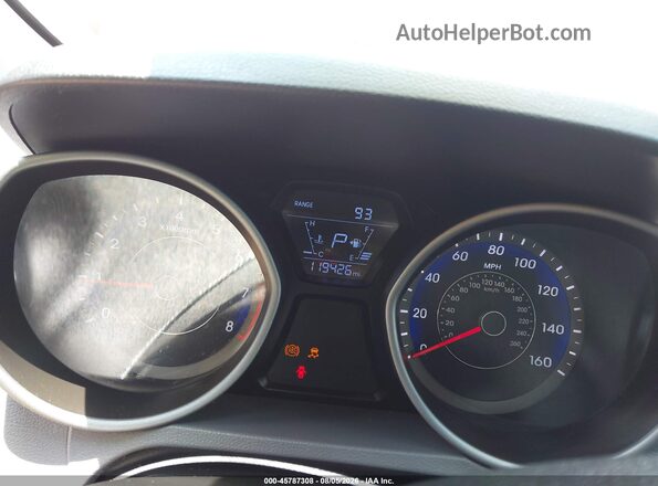 KMHDH4AE6GU640563 2016 HYUNDAI ELANTRA Red Vista de los asientos traseros