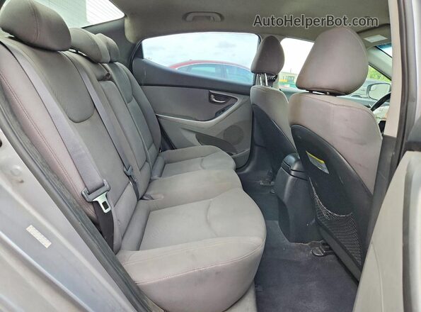 KMHDH4AEXGU477884 2016 HYUNDAI ELANTRA Silver Widok tylnych siedzeń