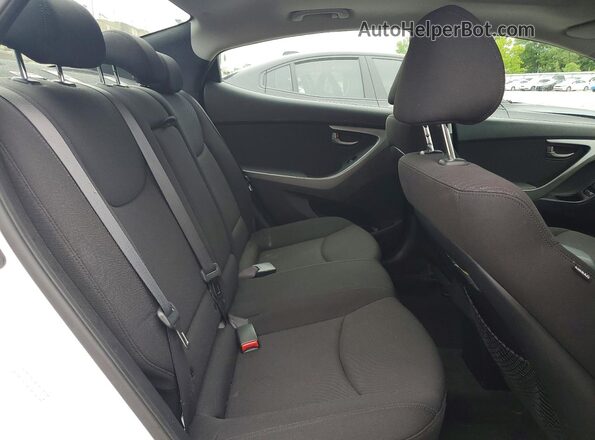 KMHDH4AH4GU511652 2016 HYUNDAI ELANTRA White უკანა სავარძლების ხედი