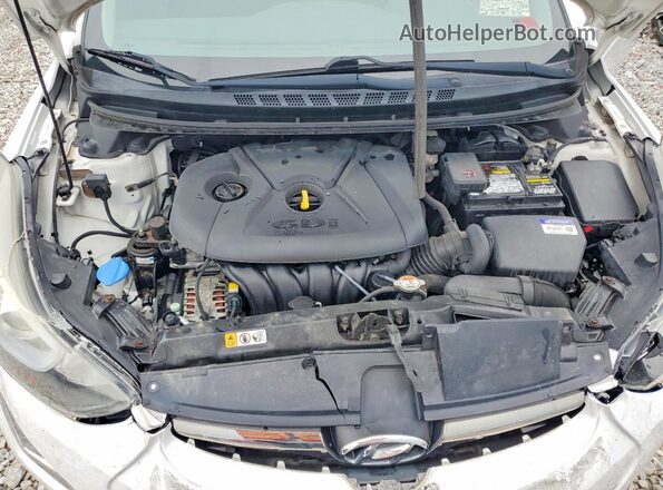 KMHDH4AH4GU511652 2016 HYUNDAI ELANTRA White უკანა სალონის ხედი