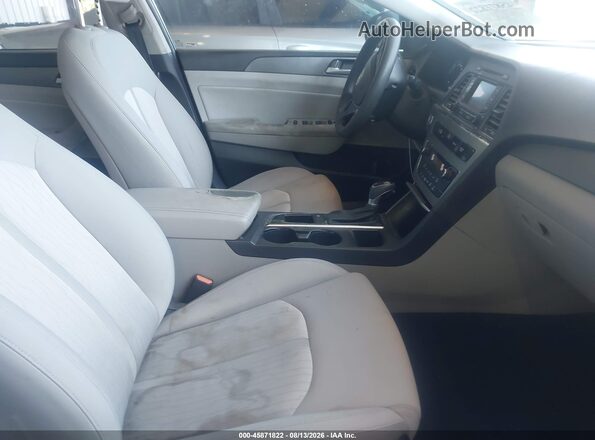 KMHE24L11GA040552 2016 HYUNDAI SONATA HYBRID Синий Вид салона спереди