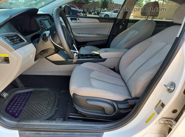 KMHE24L18GA038863 2016 HYUNDAI SONATA White Вид салону спереду