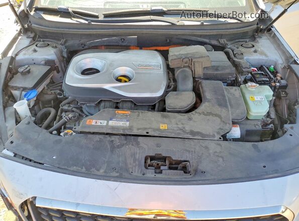KMHE24L33HA070865 2017 HYUNDAI SONATA Silver Widok wnętrza z tyłu