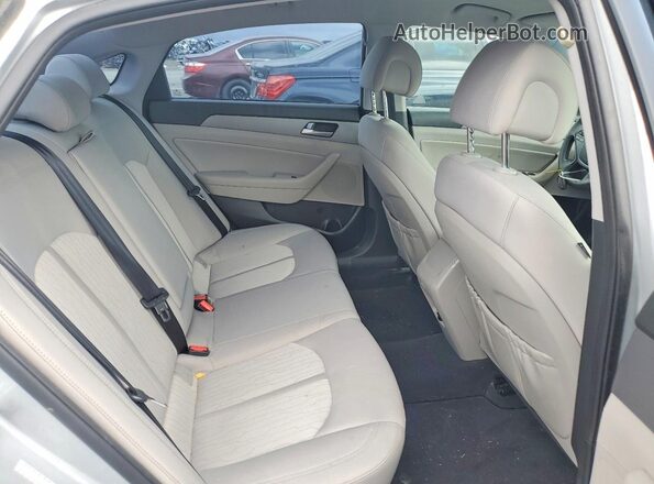 KMHE24L36HA063411 2017 HYUNDAI SONATA Silver Widok tylnych siedzeń