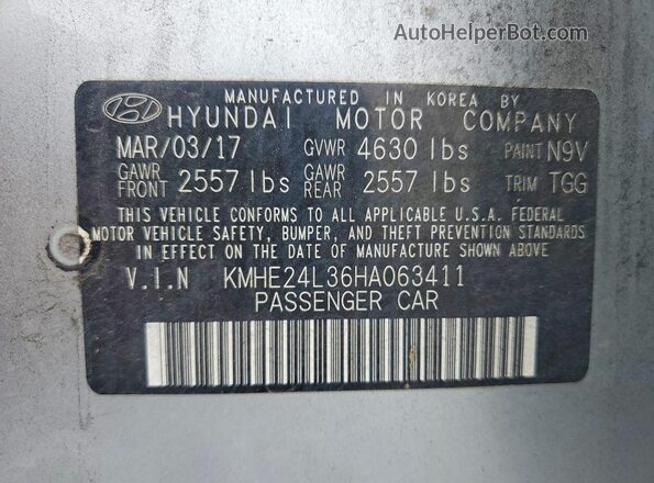 KMHE24L36HA063411 2017 HYUNDAI SONATA Silver Widok komory silnika