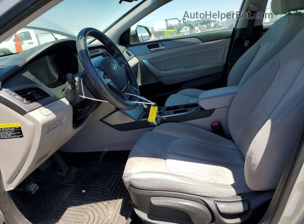 KMHE24L39HA071003 2017 HYUNDAI SONATA Silver წინა სალონის ხედი