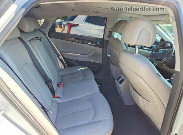 KMHE34L13GA015732 2016 HYUNDAI SONATA White Widok tylnych siedzeń