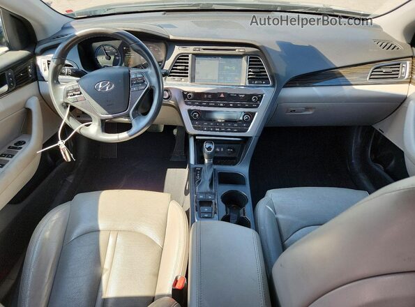 KMHE34L19HA059459 2017 HYUNDAI SONATA Blue Widok deski rozdzielczej