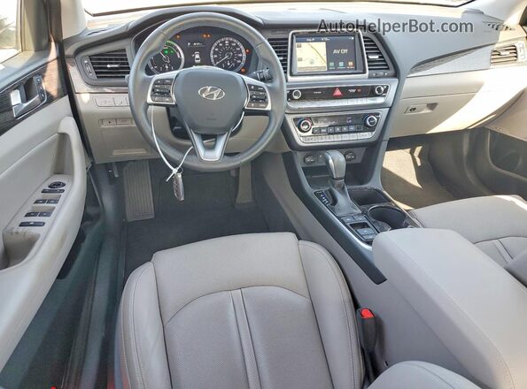 KMHE34L32KA088780 2019 HYUNDAI SONATA Silver Vista del salpicadero