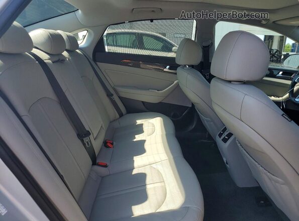 KMHE34L37KA088693 2019 HYUNDAI SONATA Silver Vista de los asientos traseros