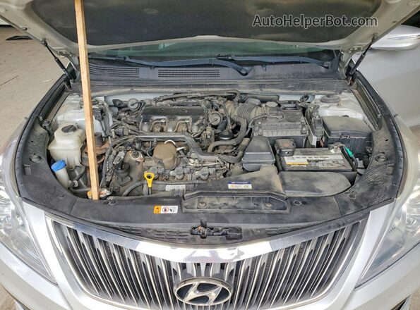 KMHFG4JGXGA506783 2016 HYUNDAI AZERA Silver Rear interior view