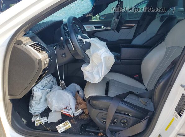 KMHGN4JB7JU285485 2018 GENESIS G80 White Front interior view