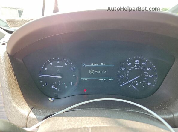 KMHGN4JE4JU262000 2018 GENESIS G80 White Vista del cuadro de instrumentos