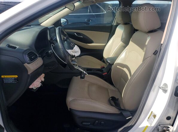 KMHH35LE1KU118516 2019 HYUNDAI ELANTRA White Front interior view
