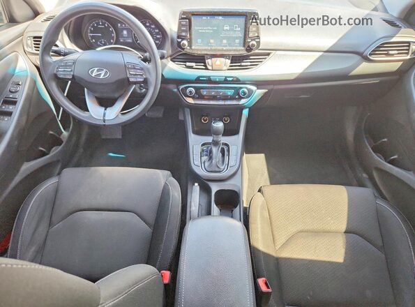 KMHH35LE4JU049979 2018 HYUNDAI ELANTRA Серебряный Вид панели приборов
