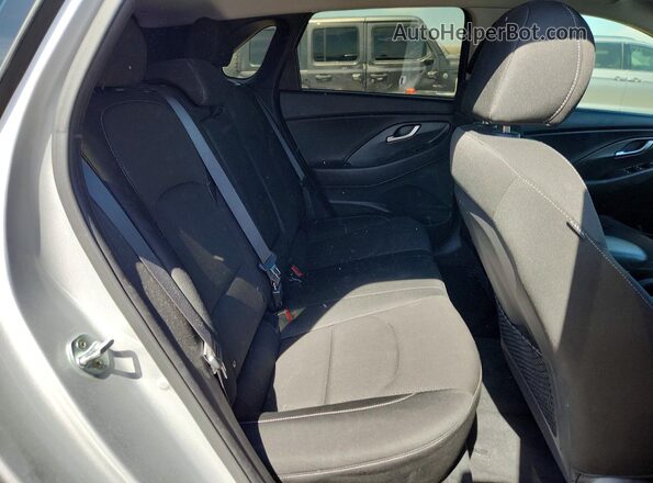 KMHH35LE4JU049979 2018 HYUNDAI ELANTRA Серебряный Вид задних сидений