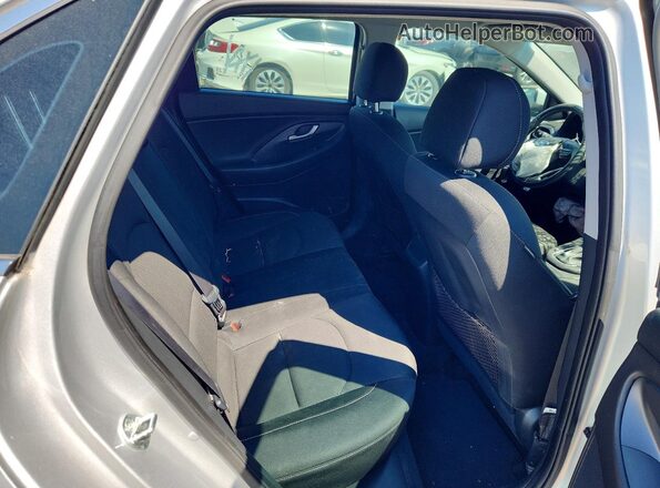 KMHH35LE4JU056754 2018 HYUNDAI ELANTRA Серебряный Вид задних сидений