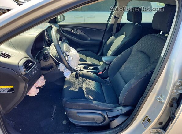 KMHH35LE4JU056754 2018 HYUNDAI ELANTRA Серебряный Вид салона спереди