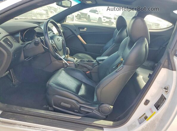 KMHHU6KJXGU136845 2016 HYUNDAI GENESIS White Vista interior delantera