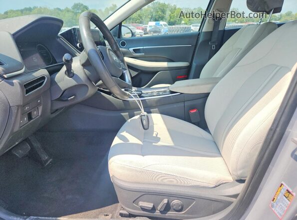 KMHL14JA5PA346022 2023 HYUNDAI SONATA Серебряный Вид салона спереди