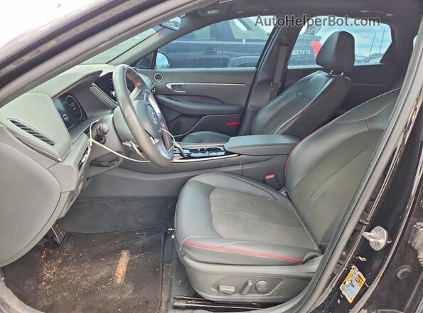 KMHL44J20PA272153 2023 HYUNDAI SONATA Черный Вид салона спереди