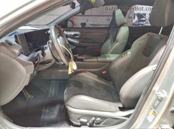 KMHL54JC0SA431655 2027 HYUNDAI SONATA Silver Front interior view