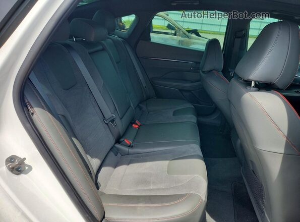 KMHL54JC7RA390385 2024 HYUNDAI SONATA White Հետևի նստատեղերի տեսք