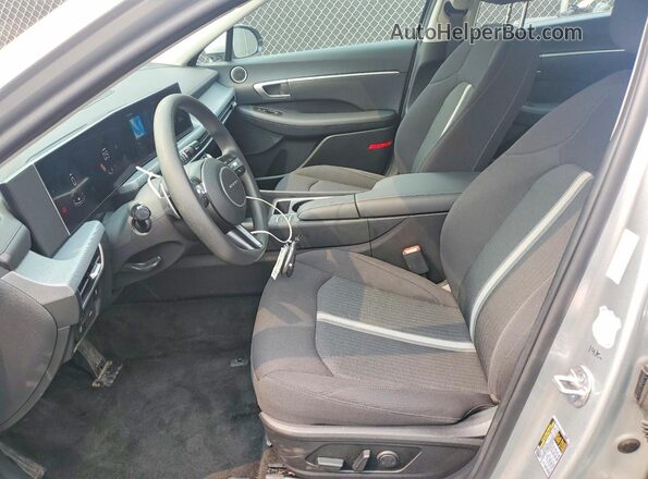 KMHL64JA0SA452162 2025 HYUNDAI SONATA Silver Вид салону спереду