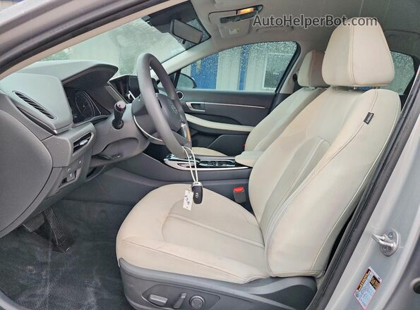 KMHL64JA2PA280417 2023 HYUNDAI SONATA Silver Вид салону спереду