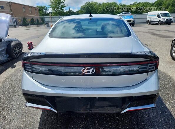 KMHL64JA8SA511488 2025 HYUNDAI SONATA Silver Rear view