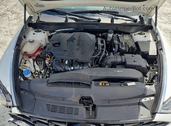 KMHL64JAXPA282044 2023 HYUNDAI SONATA White Widok wnętrza z tyłu