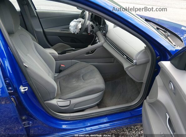 KMHLL4AG2PU388290 2023 HYUNDAI ELANTRA Синий Вид салона спереди
