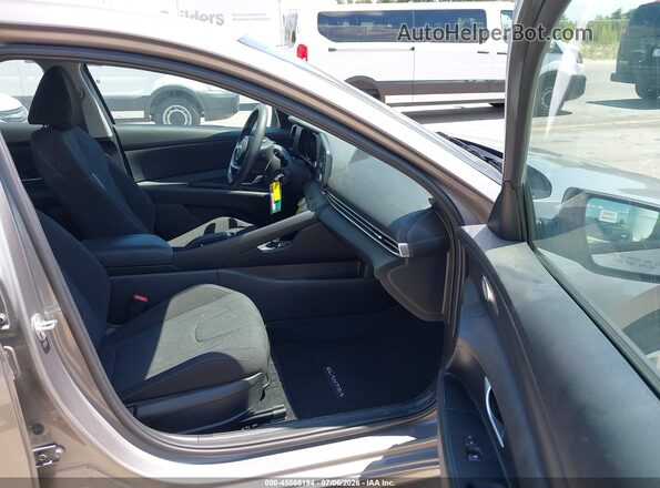 KMHLL4AG4PU556981 2023 HYUNDAI ELANTRA Gray Vista interior delantera