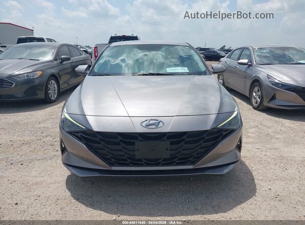 KMHLL4AG6PU549370 2023 HYUNDAI ELANTRA Silver ხელსაწყოთა პანელის ხედი