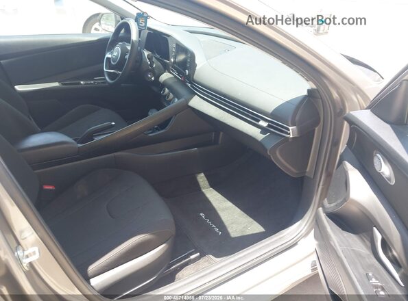 KMHLL4AG8PU531808 2023 HYUNDAI ELANTRA Серый Вид салона спереди