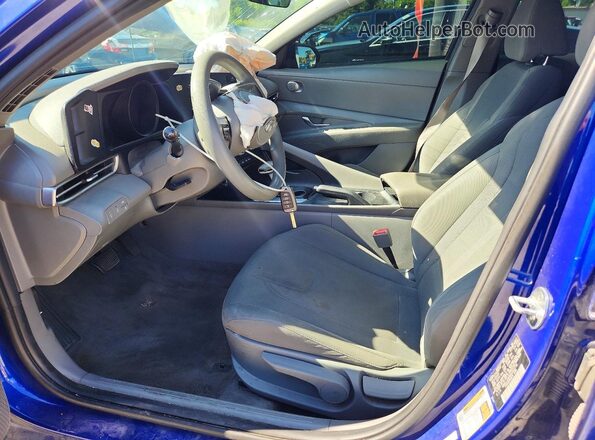 KMHLL4AG9NU263719 2022 HYUNDAI ELANTRA Blue Front interior view