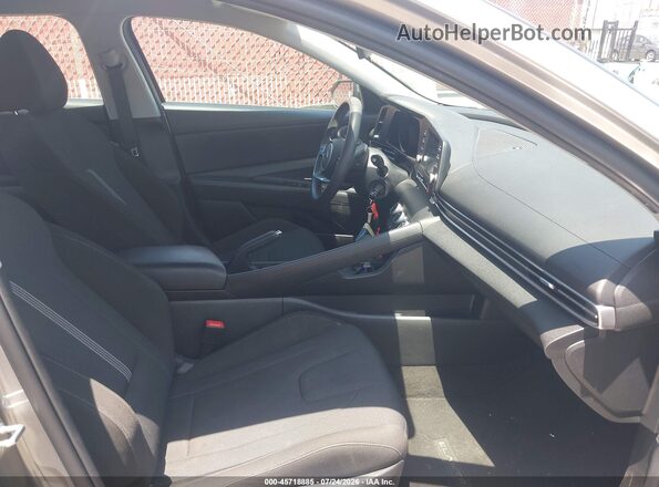 KMHLL4AG9PU539447 2023 HYUNDAI ELANTRA Серый Вид салона спереди