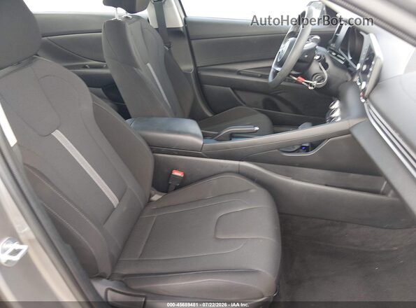 KMHLL4AGXPU629402 2023 HYUNDAI ELANTRA Серый Вид салона спереди