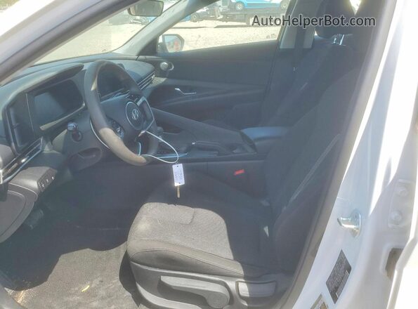 KMHLL4DG0RU851509 2024 HYUNDAI ELANTRA White Vista interior delantera